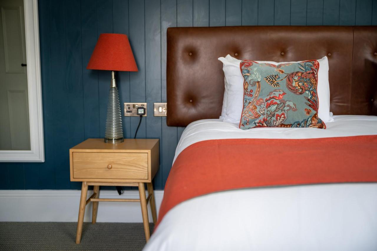 Victoria Hotel By Chef & Brewer Collection Menai Bridge Bagian luar foto